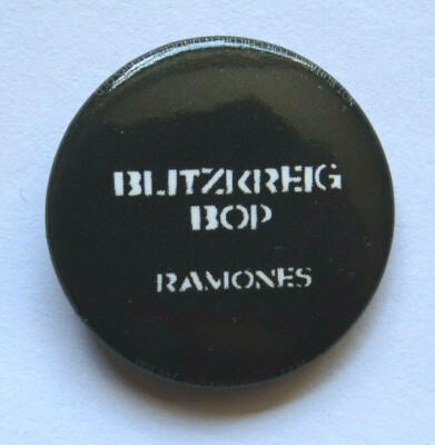 Ramones Button Anstecker Badge Pin Blitzkreig Bop 2,5cm