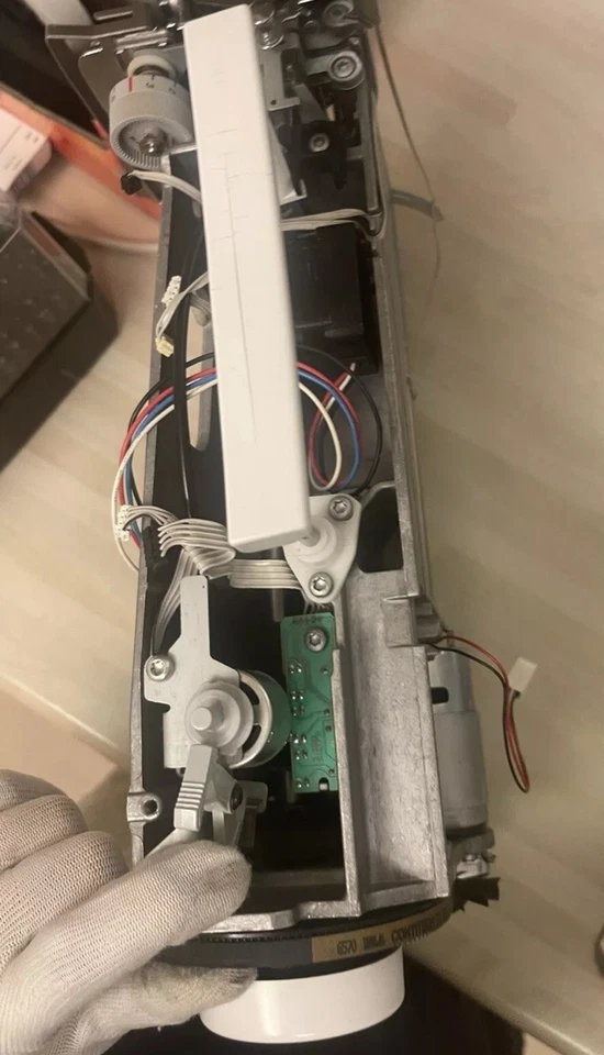 Genuine BERNINA Artista 170 Machine Main Internal Mechanism With Motors working - Image 4 of 4