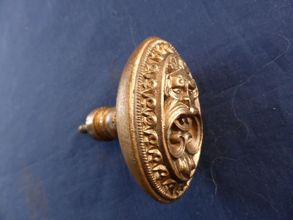 Poignée ancienne laiton décor tête Porte bouton - Photo 3/4