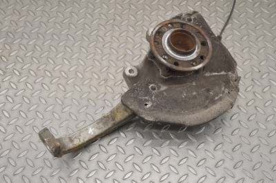Mercedes W205 Wheel Hub Spindle Front Left A2052100 C220d 2017 RHD