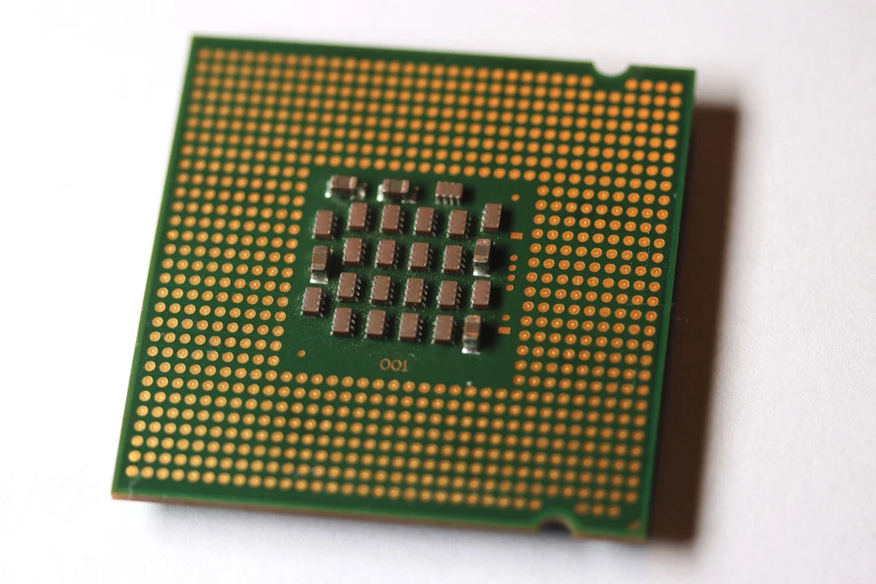 Retro CPU, Intel Pentium 4, 3.2 GHz Processor CPU, 2MB/800MHz/SL7Z8/LGA775 - Image 2 of 2