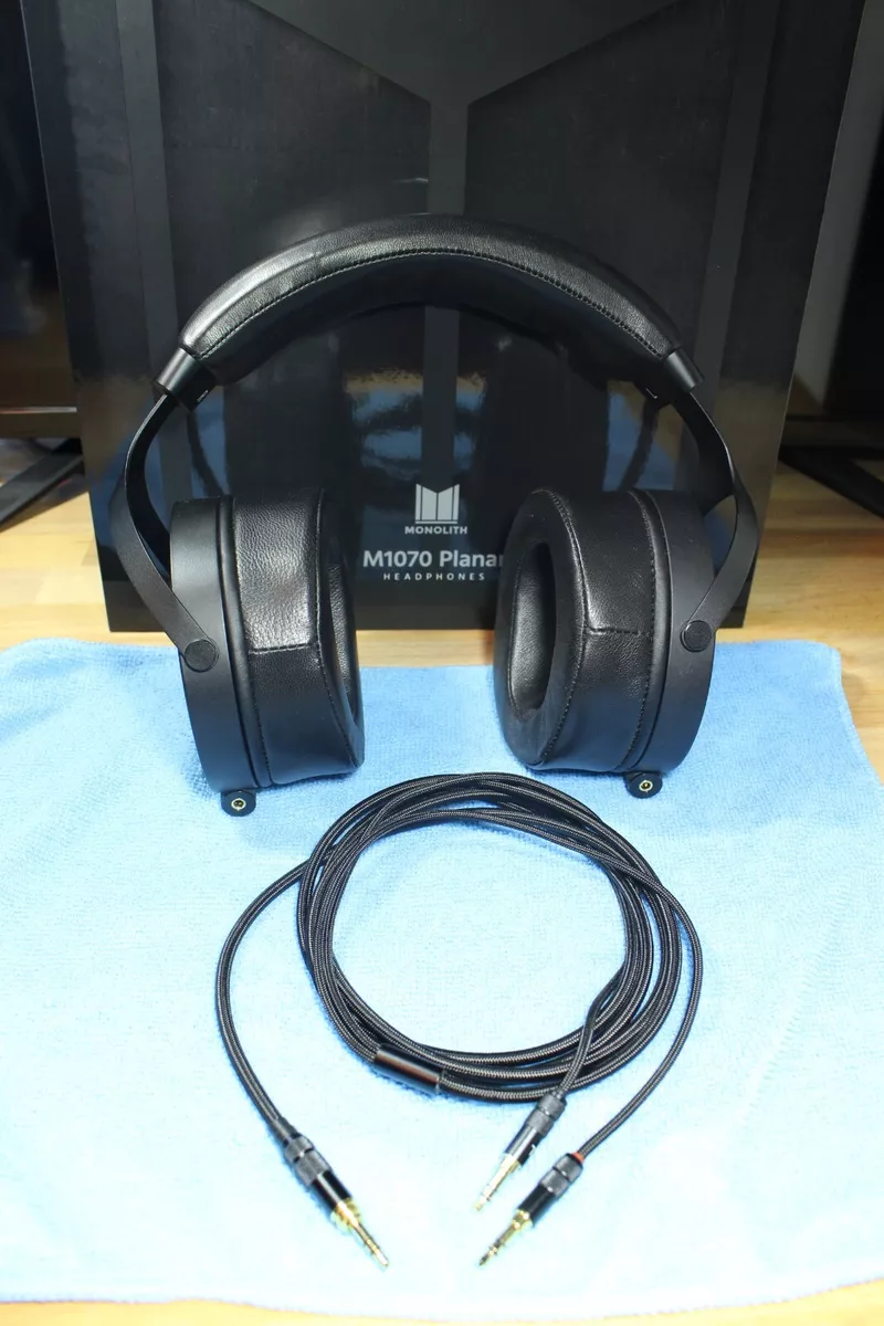 Monolith M1070 Hi Fi Planar Headphones LIKE NEW Over Ear