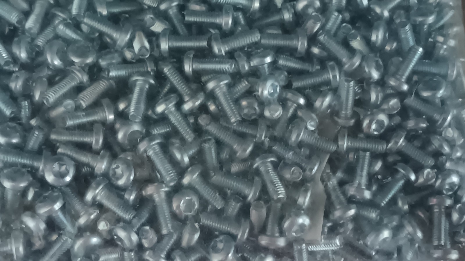Rittal 2489.500 gewindeschneidende Linsenkopfschrauben 100 Stück M5x12