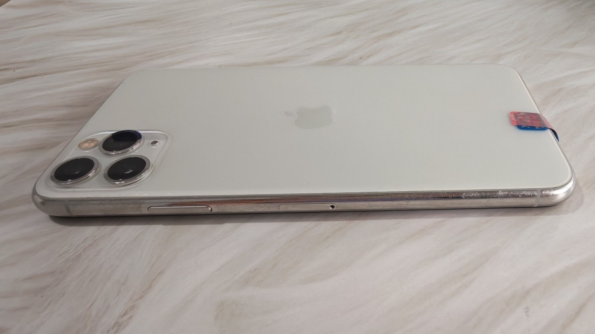 Apple iPhone 11 Pro Max Unlocked 64/256/512GB With Accessories