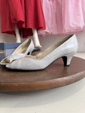 vintage pumps-1980s kitten heel-Open toe-Grey-Leather-Selby-8.5 Narrow
