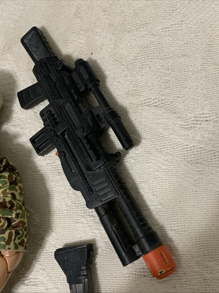 Figuras de acción GI Joe de colección con armas y casco.  Lote de 2. Foto 4 de 4