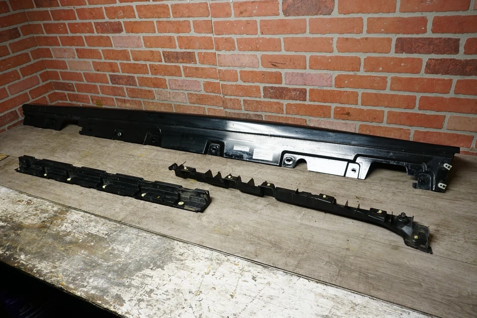 BMW 535I F10 2014-2016 NEGRO IZQUIERDO M DEPORTIVO BASCULANTE FALDÓN MOLDEADO CON JUEGO DE MONTAJE FABRICANTE DE EQUIPOS ORIGINALES* Foto 2 de 4