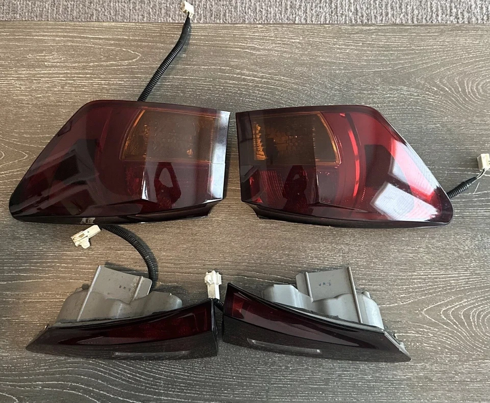 2006-2013 雷克萨斯 IS250/350 原始设备制造商烟熏尾灯 — 第 2/3 张图片