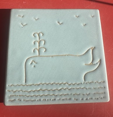 VTG MARTZ MARSHALL STUDIOS  Incised Blue Whale 6.5  Square Trivet Tile RARE!