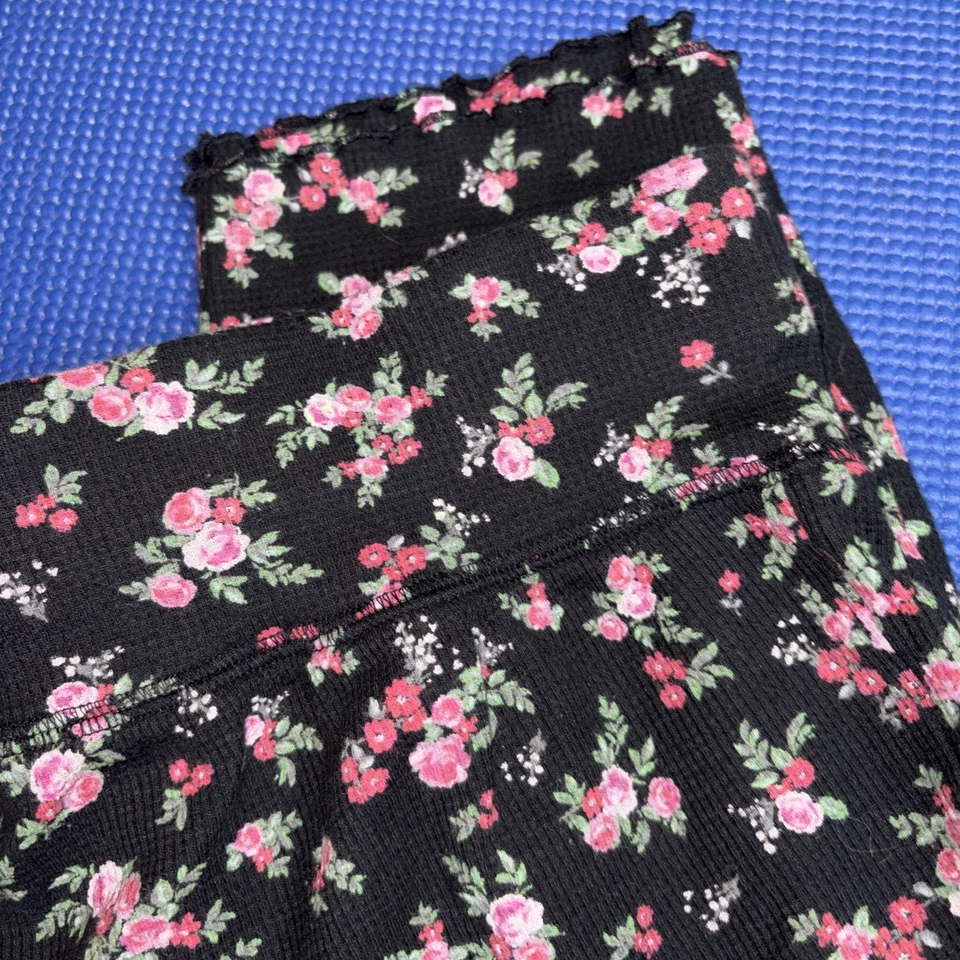Pijama térmico floral negro Sleep By Cacique de 2 piezas talla 18/22 Foto 4 de 4
