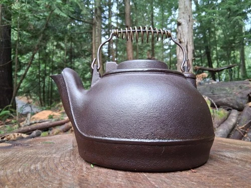 Vintage Wagner K Ware Sydney Ohio Cast Iron Steam Kettle With Coil Wire Handle