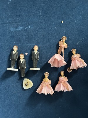 VINTAGE Lot Plastic Small Wedding Cake Topper Bride And Groom Base