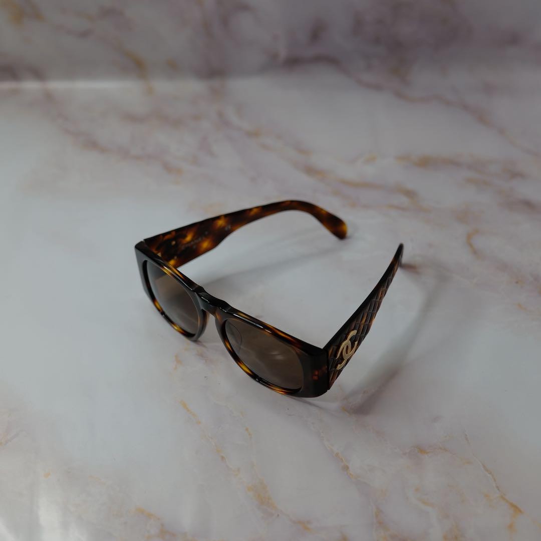 CHANEL Vintage Coco Mark Quilted Tortoiseshell Sunglasses Y2K