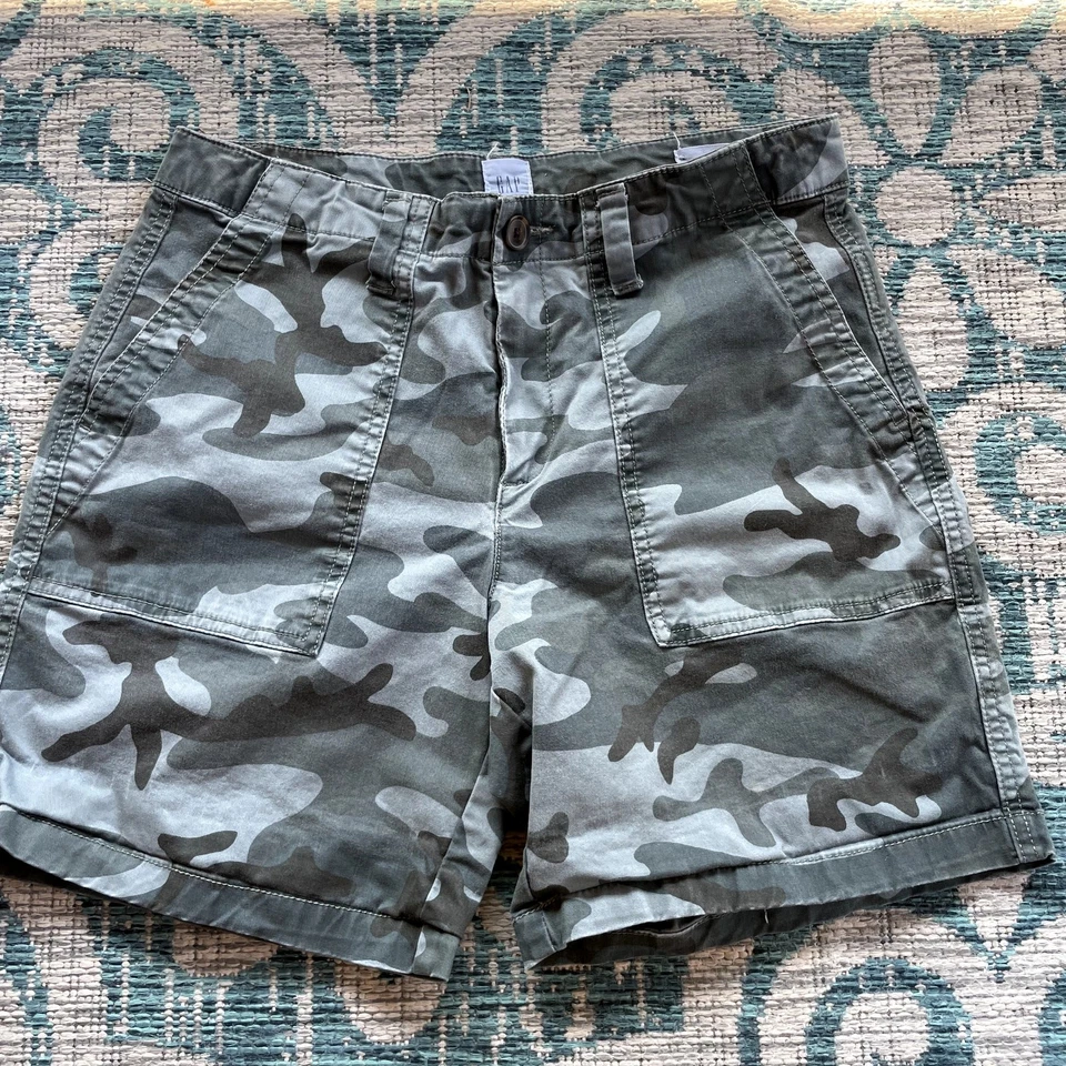 Pantalones Cortos Carga GAP Para Mujer Camuflaje Puños Gris Negro Verde - Talla 2 Foto 2 de 4
