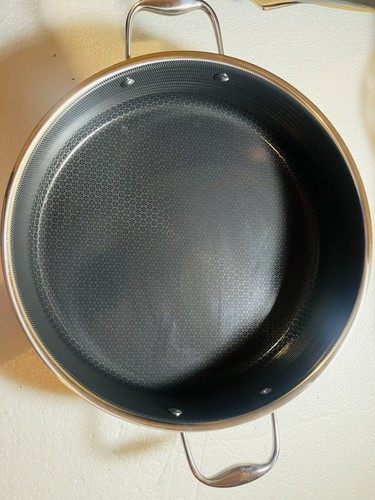 HexClad 7-Quart Deep Sauté Pan / Chicken Fryer 7 QT w/ Lid