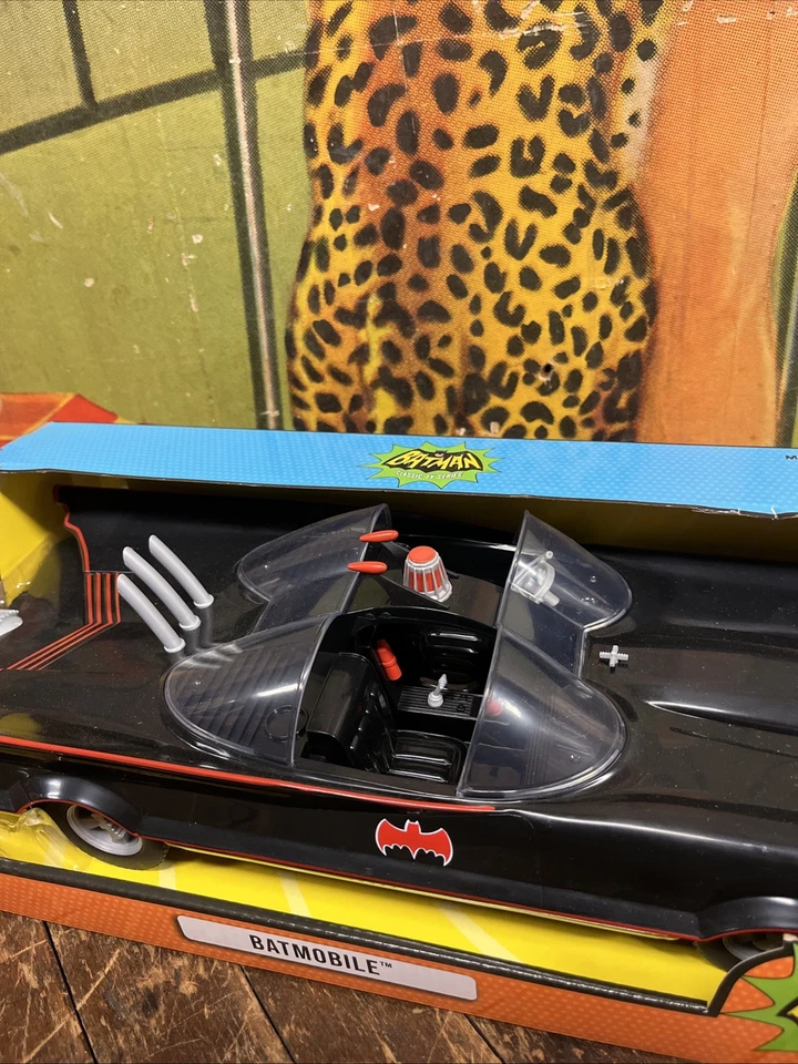 MCFARLANE BATMAN 1966 CLASSIC TV SERIES 15” BATMOBILE MODEL CAR DC COMICS RETRO - Image 3 of 4