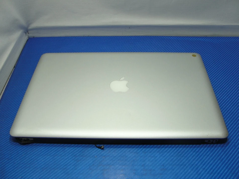 MacBook Pro A1286 Early 2010 MC371LL/A 15" Glossy LCD Screen Assembly 661-5483 - Image 4 of 4