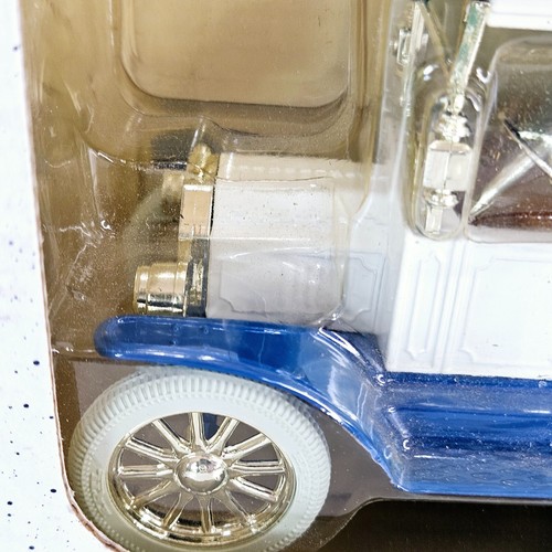Ertl 1917 Ford Model T Truck Die Cast Metal Coin Bank 1/25 Scale 1990 USA Made - Foto 6 di 14