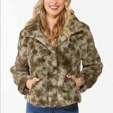 Cato Jacket Womens Size Large Green Camo Faux Fur Soft Fuzzy Button Snap Pockets