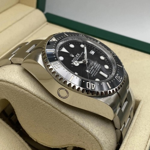 Rolex Sea-Dweller 44mm 136660 Ceramic Steel Black Dial Automatic Watch B&P 2023 - Picture 4 of 7