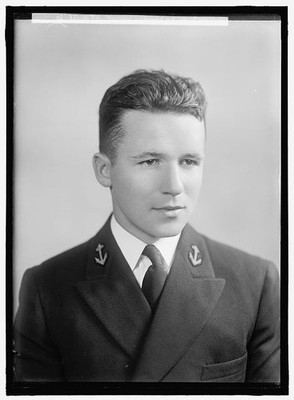 Photo:YOUNG, HOWARD M. MIDSHIPMAN. PORTRAIT
