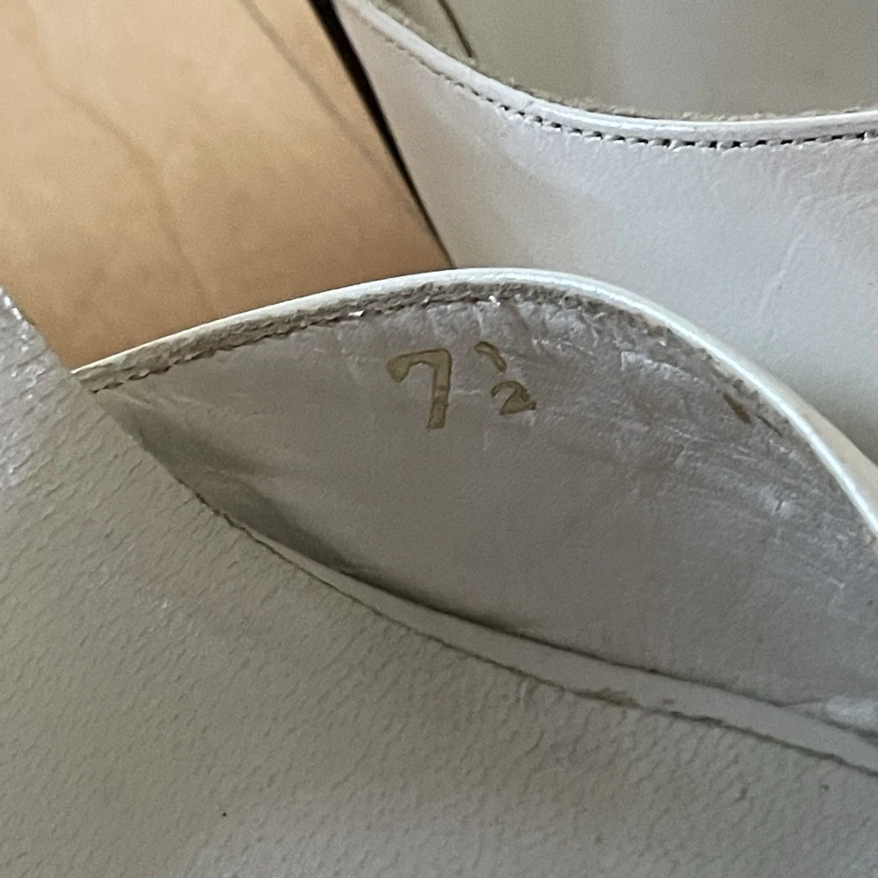 Vintage Halston Shoes High Heels Open Toe White Gold Made In Italy 7.5 - Image 4 of 4