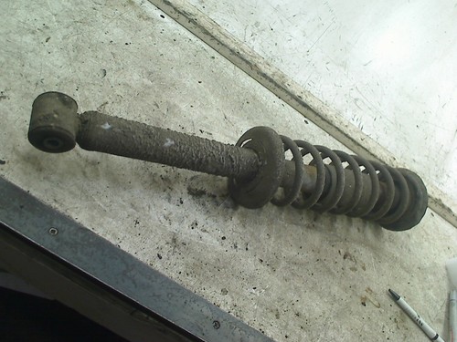 STOßDÄMPFER RECHTS HINTEN VW Polo Variant (6KV5) Combi 1.9 SDI (AEY) 1998