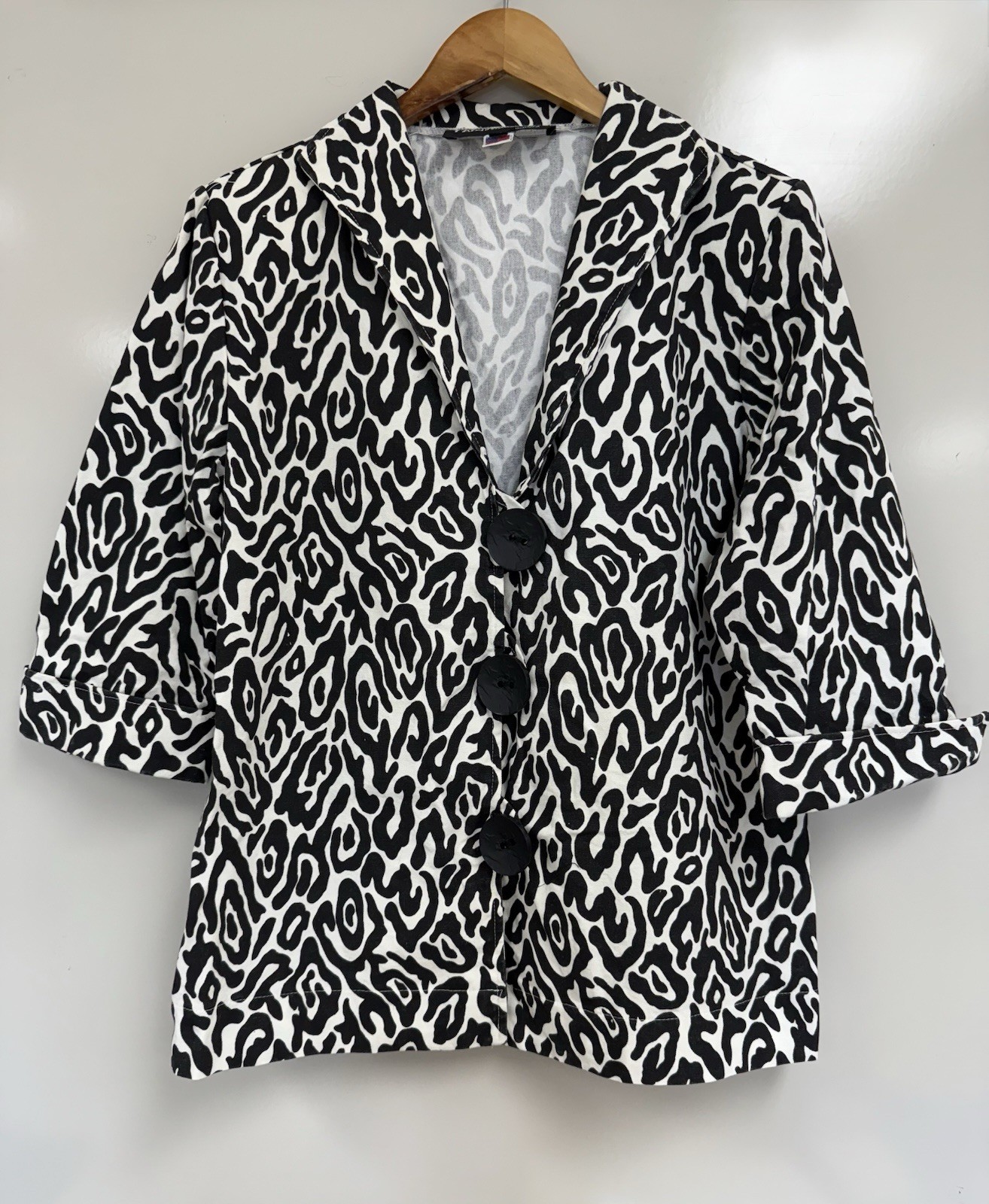 Giacca pony dipinta donna media bianca nera arte da indossare arazzo geometrico USA