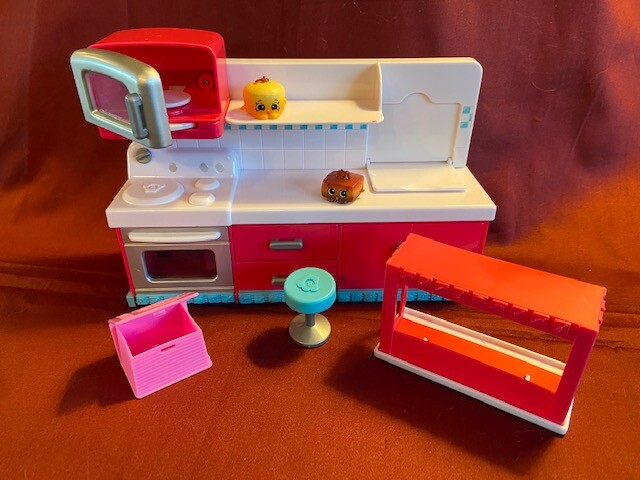 shopkins chef club hot spot kitchen playset