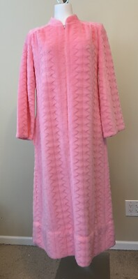 Vintage TRES JOLIE Pink Plush 1/2 Zip Robe Size Small