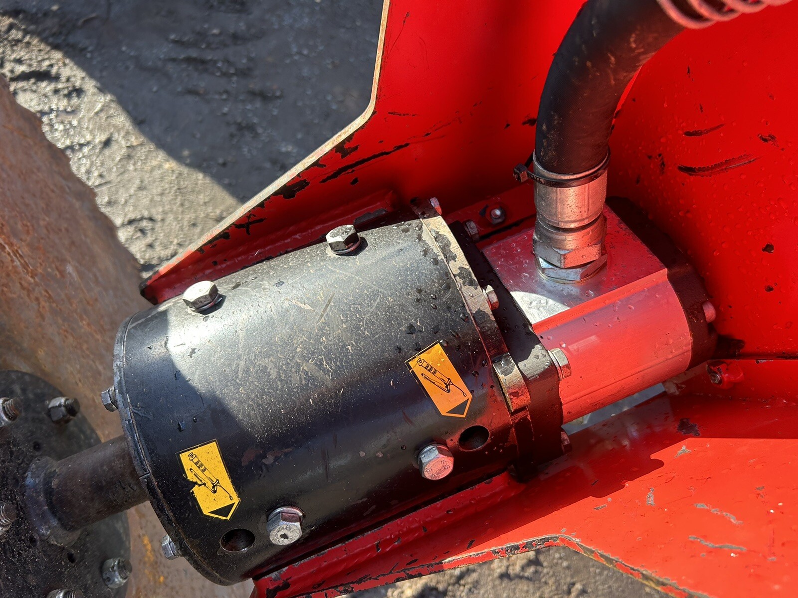 Protech Power Blade 1000. Saw Head. Hedge Trimmer. Digger. Excavator