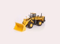 Komatsu Wa-60 Wheeled Loader Diecast Model Loader 8008 Komatsu Wa-60 Wheeled Loader Diecast Model Loader 8008