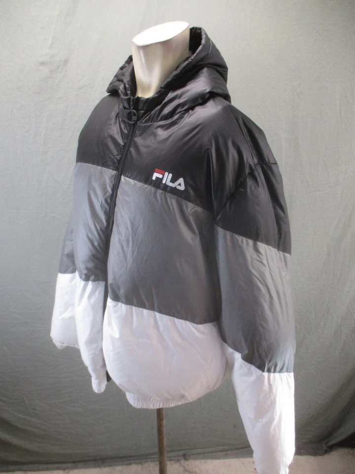 FILA Talla L Para Hombres Cremallera Completa Cuello Soporte Bolsillo Capucha Ligera Puffer Chaqueta 474 Foto 3 de 4