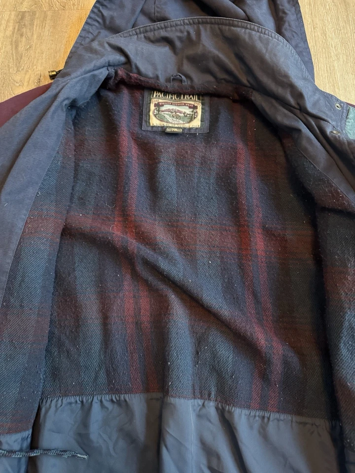 Chaqueta Parka Vintage Pacific Trail Mountain Forrada de Lana Borgoña Pequeña Foto 4 de 4