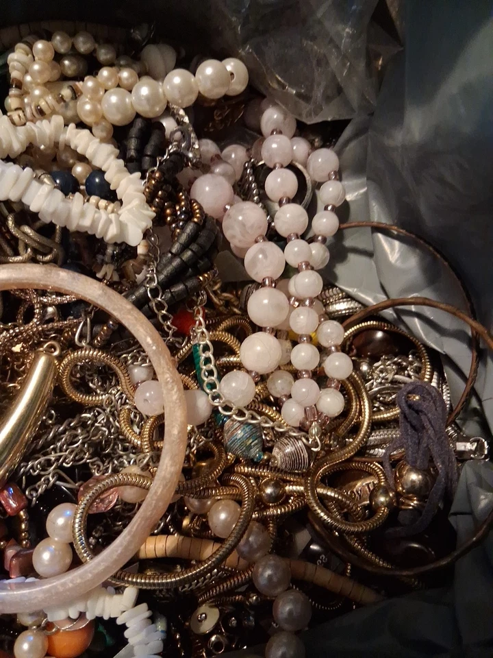  Costume Jewelry Lot – Necklaces, Bracelets, Earrings – Mixed Styles 7.4 lbs - Image 2 of 4