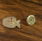 Washington State Apple vintage Logo pin — photo 3