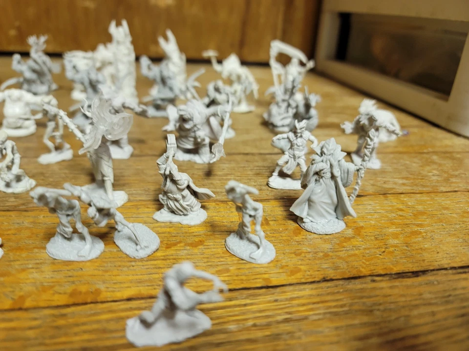 Lote De 70 Mini Figuras Reaper Unpaited 2016 Pathfinder D&D Guerra Juego De Mesa Foto 2 de 4