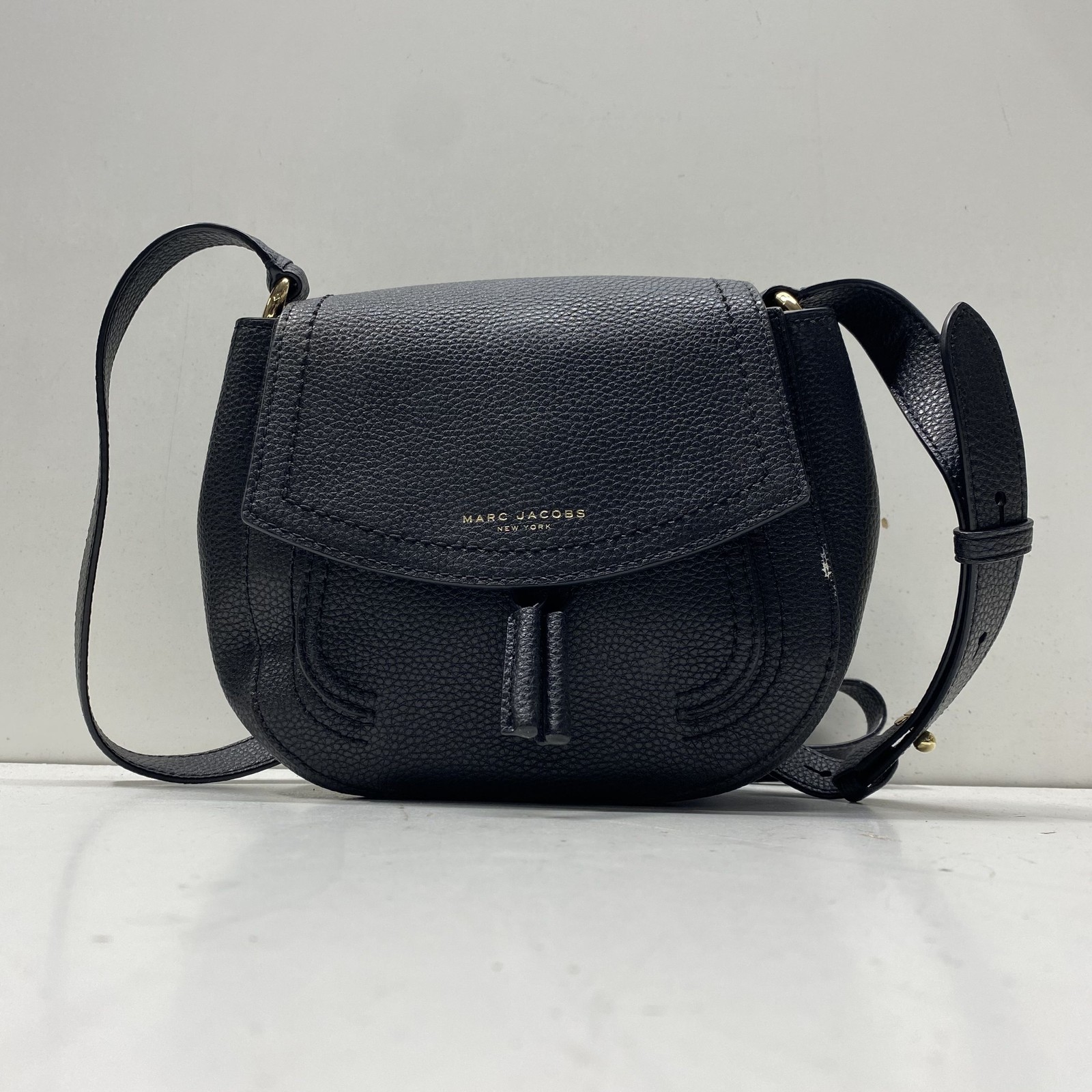 Marc Jacobs Black Solid Pebbled Leather Magnetic … - image 1