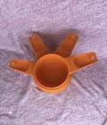 Vintage-Retro Set of 4 Tupperware Orange Measuring Cups & 5 Beige Spoons — photo 9