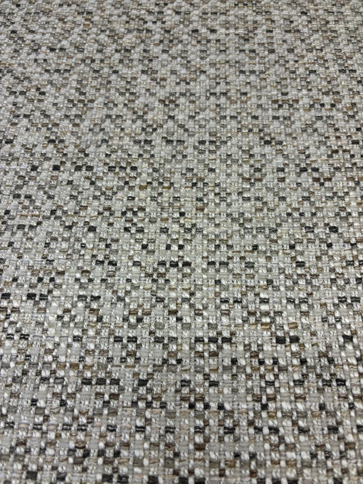 2.5 YARDS KRAVET CONTRACT FABRICS: 36324.161.0 NEUTRAL TEXTURE UPHOLSTERY FABRIC - Image 2 of 3