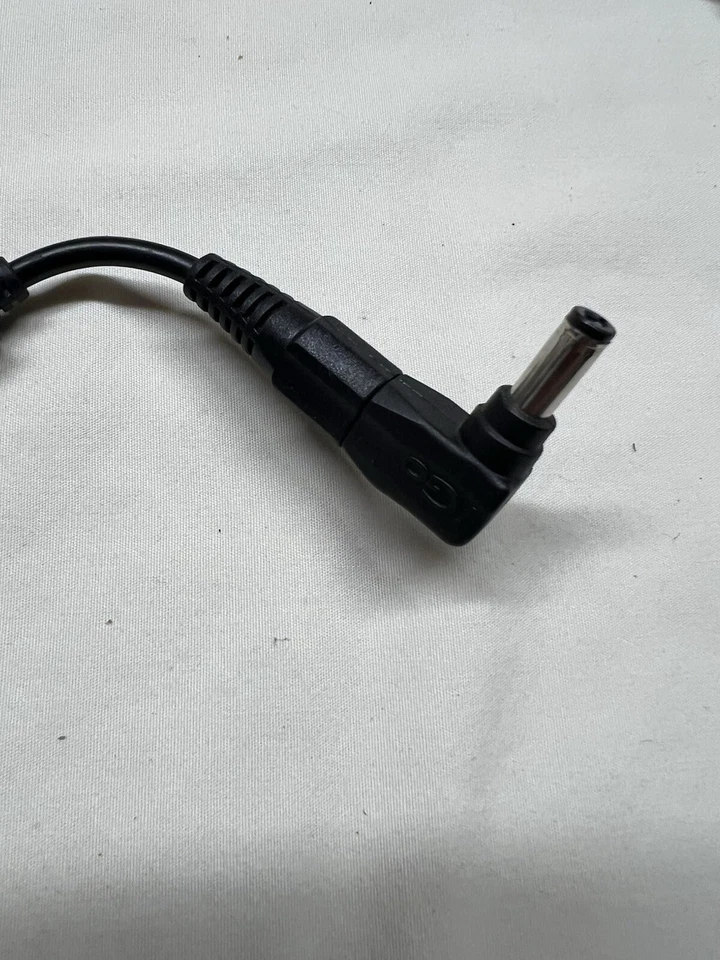 iGo AC Power Adapter w/ Power Cord 19.5V 90W  USB Output 5V 2.1A | 6630096-0100B - Image 3 of 4