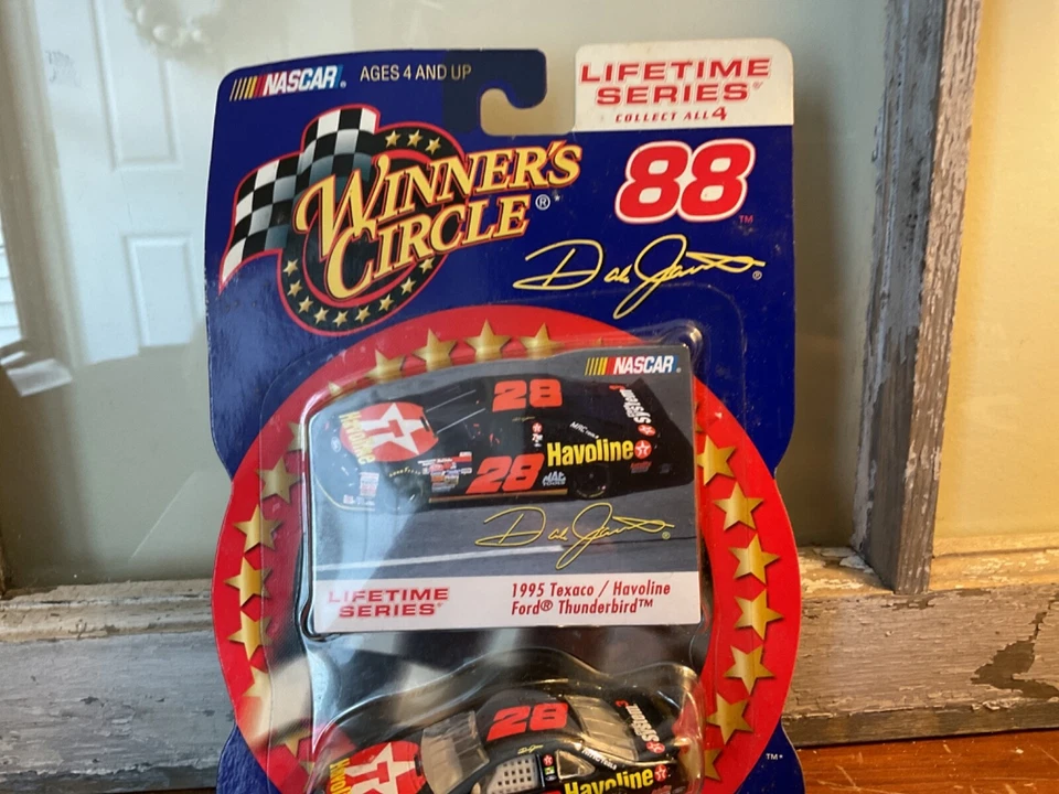Winners Circle Lifetime Series Dale Jarrett #28 Texaco Thunderbird 1995 1:64 Foto 2 de 4