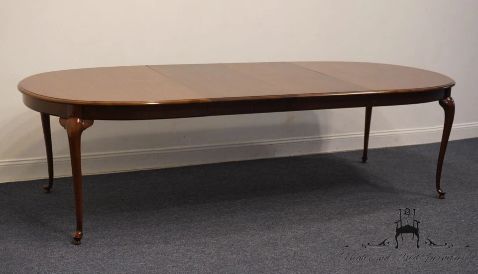 THOMASVILLE FURNITURE Collectors Cherry Collection 68" Oval Dining Table 1012... - Image 2 of 4