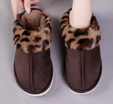 Women  s Size 7 House shoes Leopard Print Brown Slippers Closed Toe Cozy