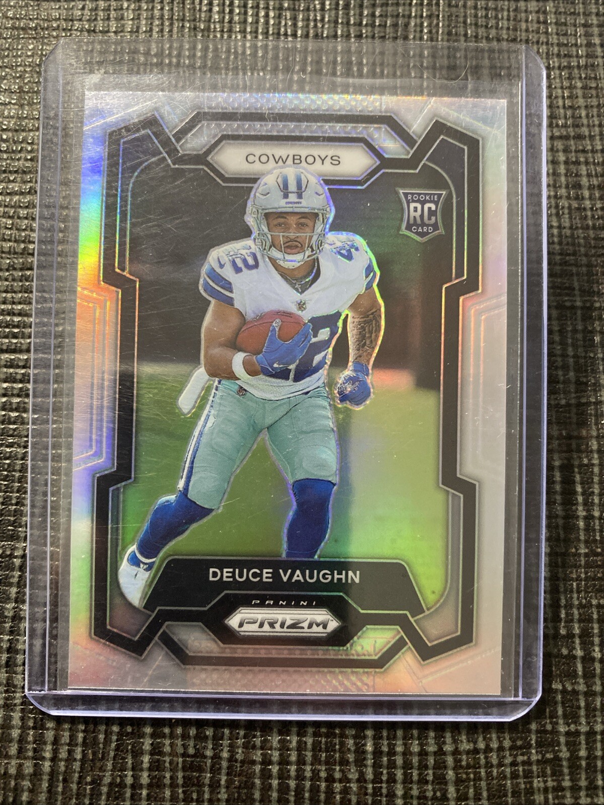 2023 Panini Prizm Deuce Vaughn ROOKIE Silver Prizm #324 DALLAS COWBOYS (1G)