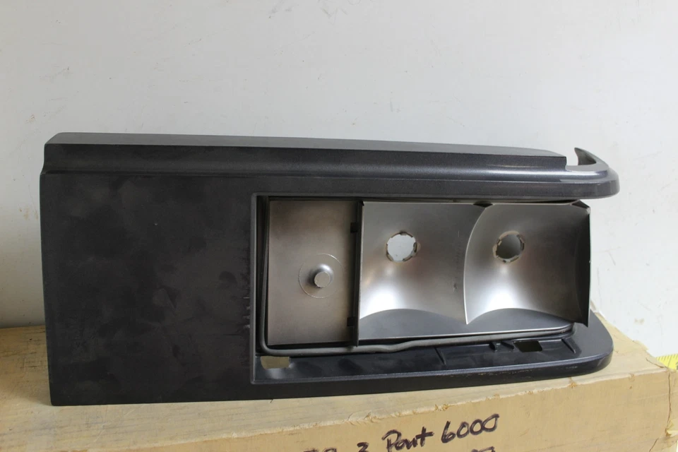 Nuevo OEM GM RH Faro Bisel Cubo 5973106 16501575 1982-83 Pontiac 6000 (FB6) Foto 2 de 4