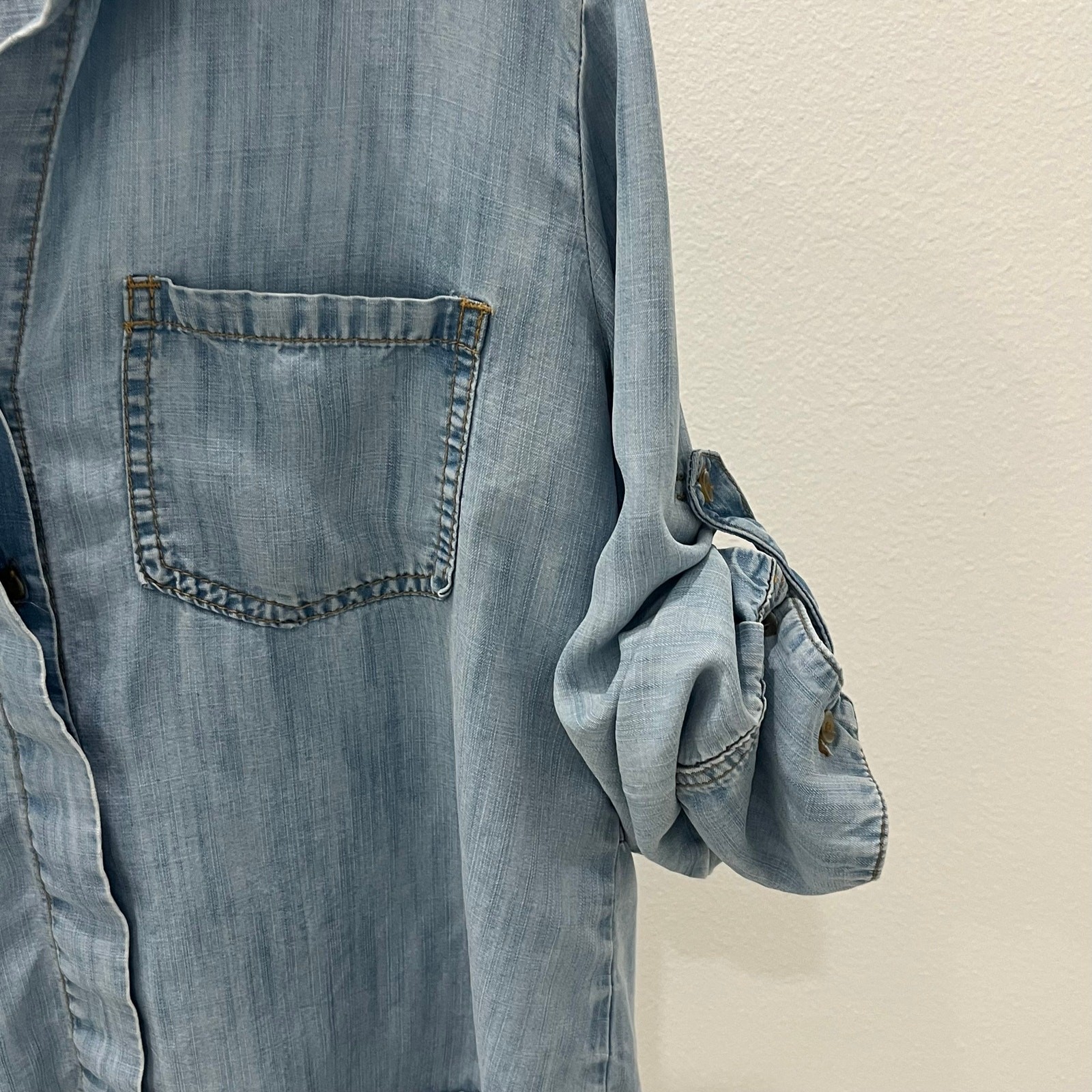 Bella Dahl Chambray Split Back Long Roll Tab Slee… - image 2