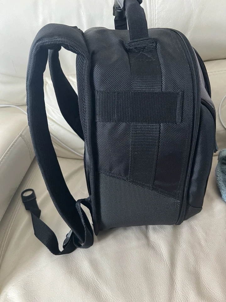 Quantaray Camera Bag Backpack Zipper Pouches Multiple Compartments - Image 2 of 4