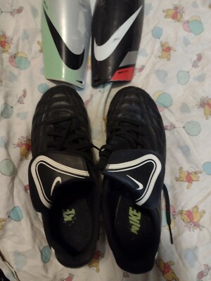 Boy's teen's Nike tempo US size 4Y ,UK3,5 football boots Exelent MINT+knee GIFT