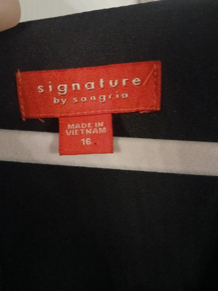 Vestido para mujer Signature By Sangria talla grande sin mangas estampado floral talla 16 Foto 3 de 3